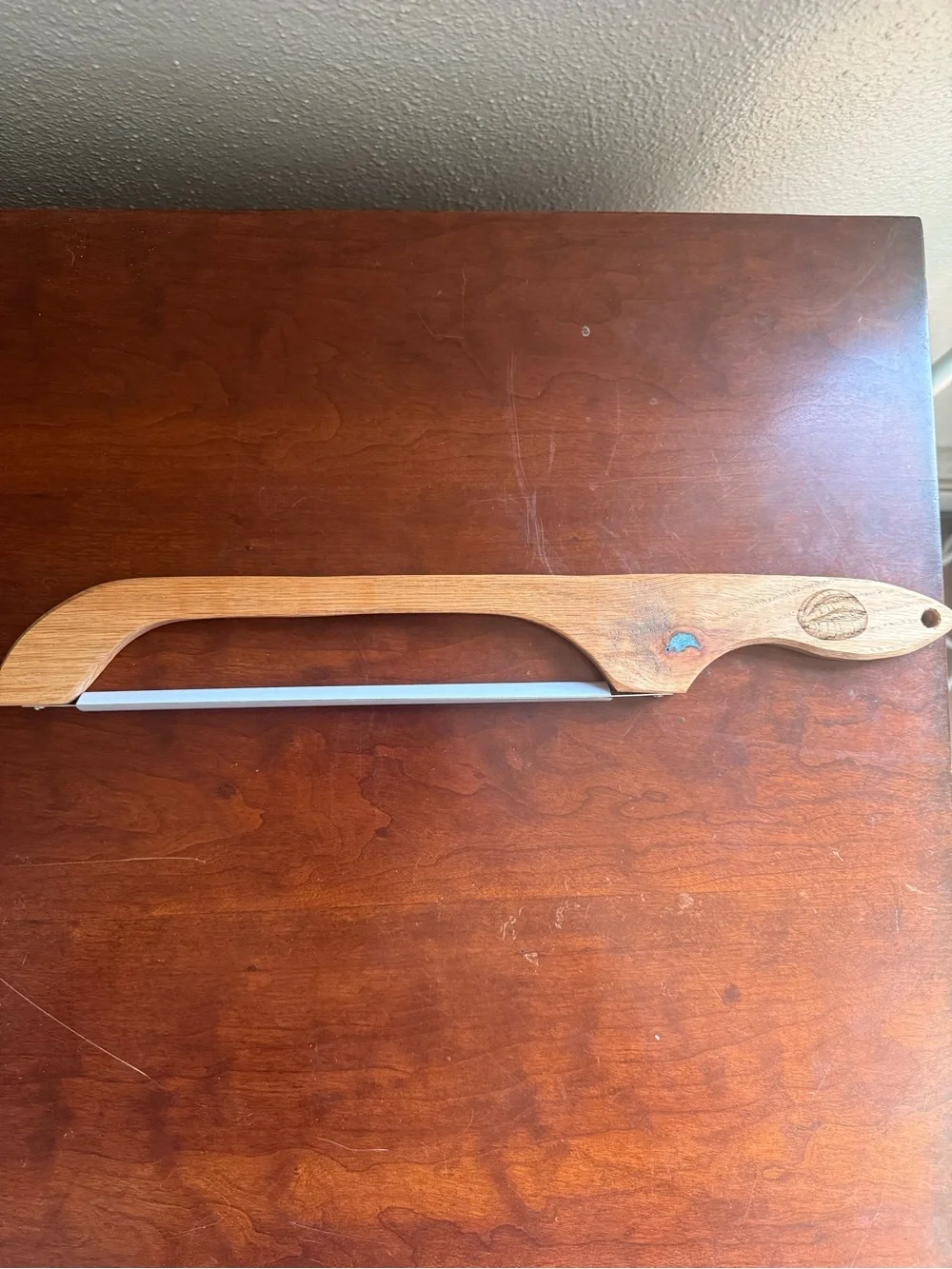 Wooden Serrated Bread Knife - Natural Wood Finish